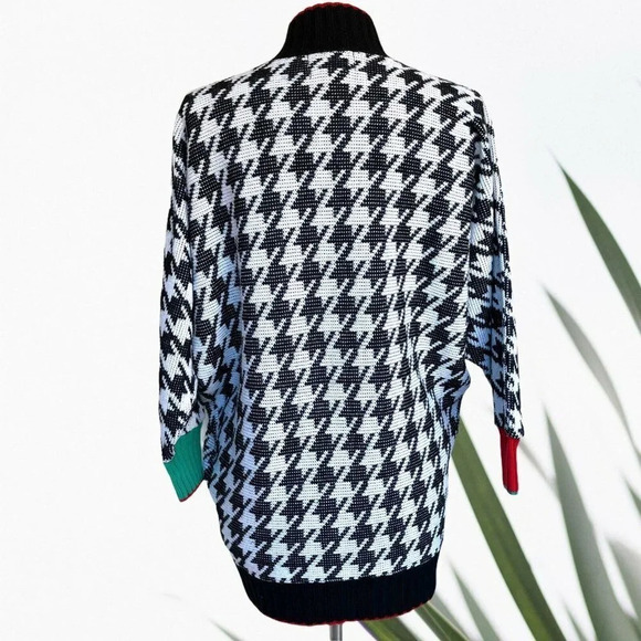 GENOA by BRENDA LIM Women’s Size M Black/White Houndstooth Button Front Sweater - Picture 3 of 3